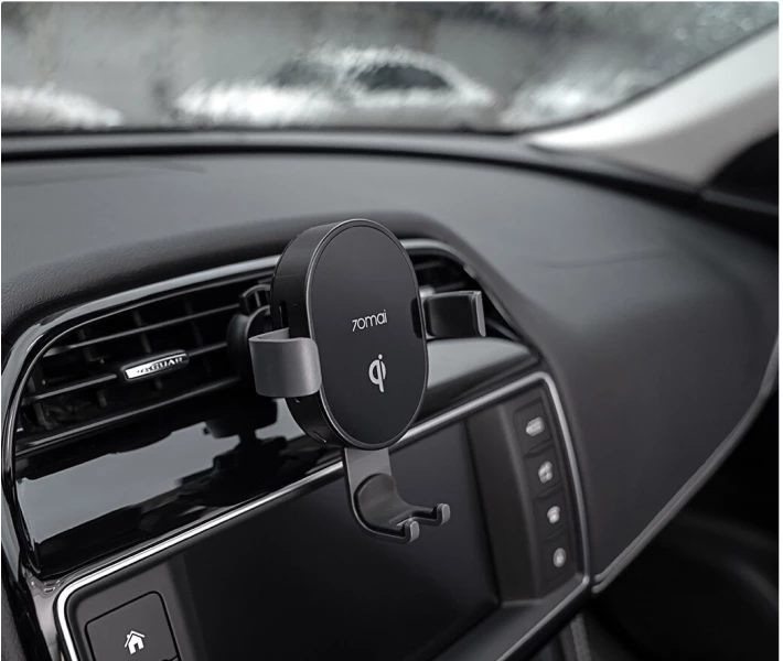 Фото - автомобильный держатель 70Mai Wireless Car Charger