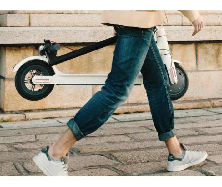 Фото - электросамокат Электросамокат Xiaomi Mi Electric Scooter White