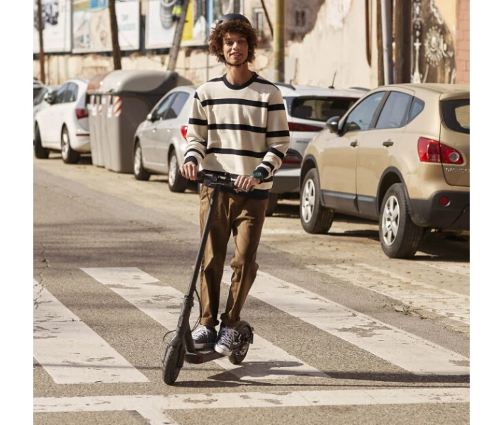 Фото - електросамокат Електросамокат Xiaomi Mi Electric Scooter Essential Black